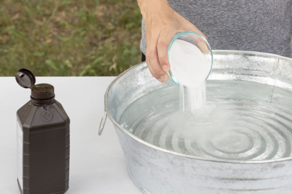 MIXING BAKING SODA WITH WATER